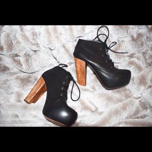 Steve Madden Leather boot heel